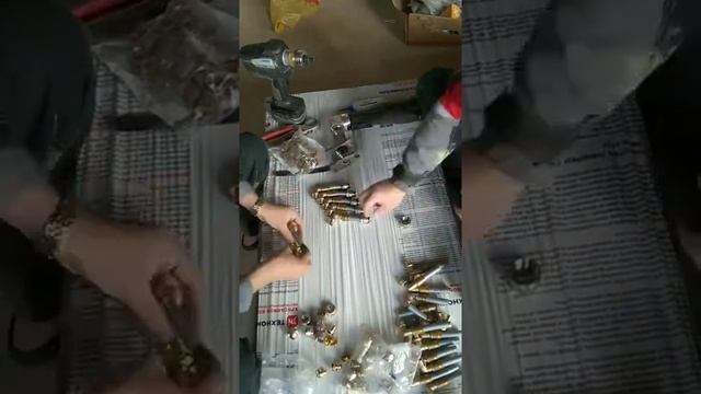 ?Аксиальное соединение