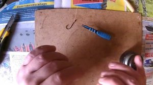 Полезный инструмент для рыбалки из старой зубной щётки.