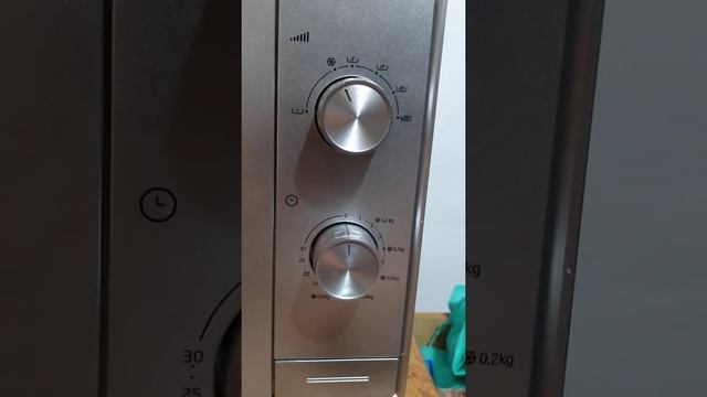 Cum putem decongela carnea la cuptorul cu microunde... смотреть онлайн