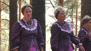 Народный вокальный ансамбль клуба "Жить здорово" - Казаки возвернутся