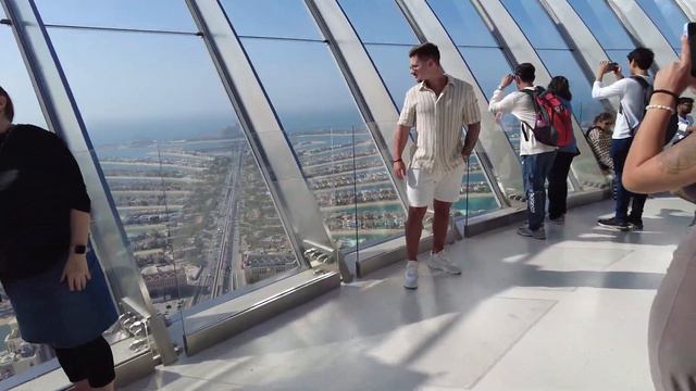 【8K】Dubai: The Pointe - Atlantis the Palm View - The View at the Palm - Palm Jumeirah Walk смотреть онлайн
