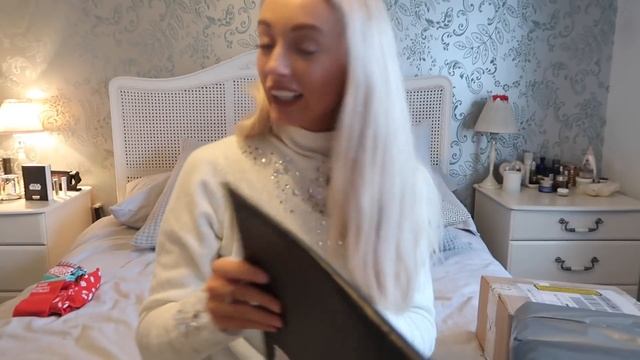 Huge Christmas Blogger Mail Unboxing & A Healthy Festive Snack Recipe! | Fashion Mumblr смотреть онлайн