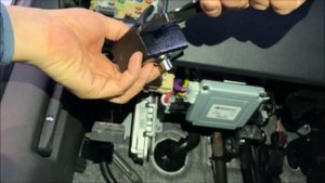 Видеоинструкция по установке защиты диагностического разъема OBD Kia Sorento