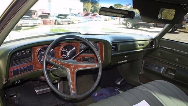 The Most Luxurious Pontiac Produced: New for 1971 Pontiac Grand Ville (A More Luxurious Bonneville) смотреть онлайн