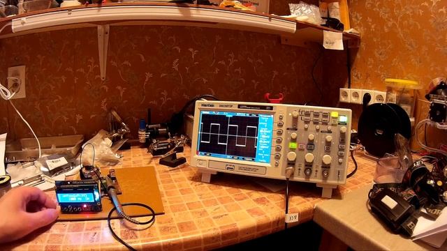 DDS Генератор своими руками. Проверка осциллографом. смотреть онлайн