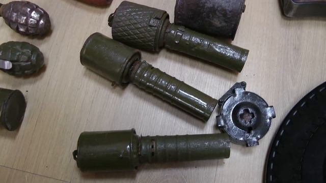 В Калуге “чёрный копатель” хранил в гараже целый арсенал оружия и боеприпасов