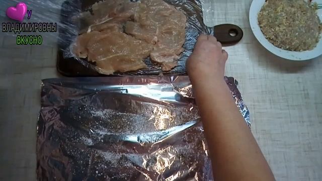 Куриный рулет с фаршем, запеченный в духовке