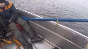 Маленькая лодка с водометом