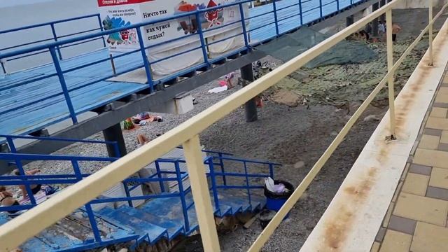 Набережная, пляж, море в Алуште. Крым, август 2021г. смотреть онлайн