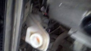 Замена передних тормозных колодок Шевроле Авео Т300 ч.1