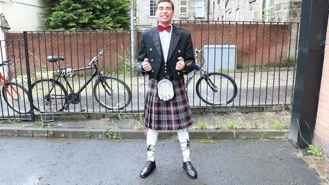 Приключения Казаха в Шотландии. Как парень надел юбку смотреть онлайн
