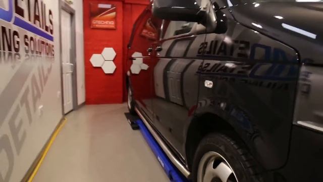 VW T5 Transporter - Gtechniq Detailing - Wheelie Stool Video - AMDetails смотреть онлайн