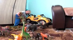 СОРЕВНОВАНИЯ ДИНОЗАВРОВ_ИГРАЕМ В ДИНОЗАВРОВ_ИГРУШКИ ДЛЯ МАЛЬЧИКОВ_ ТИРАНОЗАВР СТЕГОЗАВР