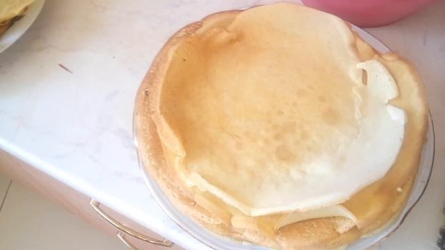 Мама печет блины на 3-х сковородках! Еу! смотреть онлайн