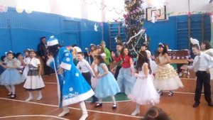 Танец со снегурочкой!