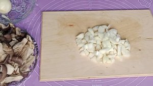 Жареные грибы вешенки на сковороде с луком . Пошаговый рецепт.