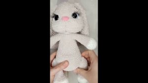 Зайчик из плюшевой пряжи