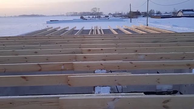 Крепление балок на проволоку, подъём досок в одного. смотреть онлайн