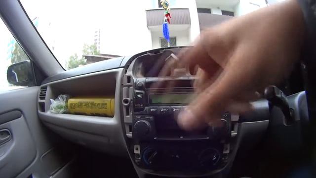 Как подключить AUX в любую магнитолу, на примере мазда демио. смотреть онлайн