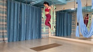 Связка в гамаке / Разбор элемента Воин 3 стоя в гамаке #flyyoga #йогавгамаках #флаййога #aeroyoga