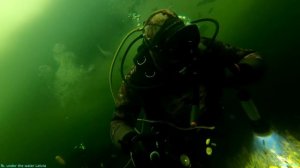 Подо льдом .Zemledus niršana  slokas karjera. Under the ice diving.