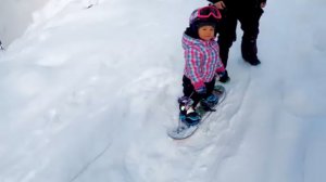 Ребенок на сноуборде