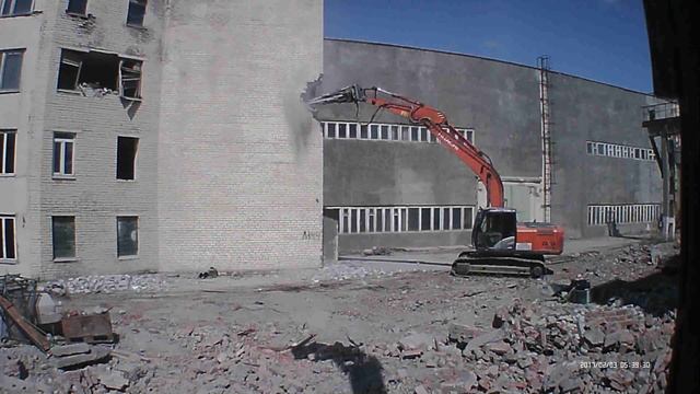 РАБОТА НА ЭКСКАВАТОРЕ. РАЗРУШЕНИЕ, СНОС ЗДАНИЯ ЭКСКАВАТОРОМ. КАК ЭКСКАВАТОР РАЗРУШАЕТ ЗДАНИЕ.