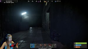 Девушка выживает в RUST с нуля! Соло среди кланов в РАСТ!