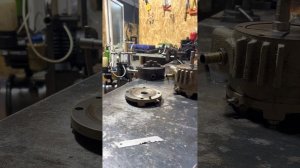 Ремонт доильного аппарата вакуумного насоса.