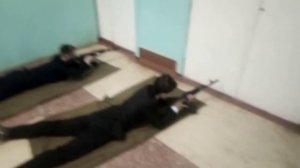 Изготовка к стрельбе лёжа из автомата АК-74М