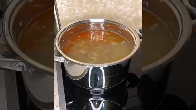 Сборная солянка с копченой курицей и колбасой рецепт  #Shorts