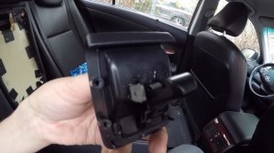 Ремонт подлокотников на Toyota Camry XV50/ Секрет/ Как снять крышку подлокотника на Тойота Камри