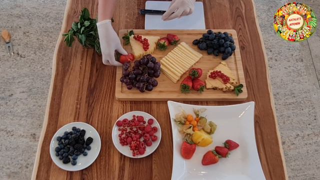 Сырная плата с ягодами / Идея формления сырной доски / Легко, быстро и просто