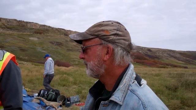 Historic roasting pit moved from Head Smashed In Buffalo Jump смотреть онлайн