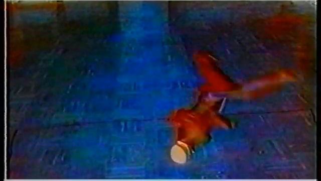 Видео-ролик от "Энергии" и от нашей молодой школы по брэйк-дансу 2000год. смотреть онлайн