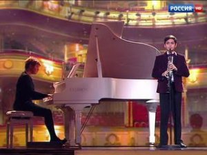 Эрик Мирзоян. Кларнет - А. Шрайнер "Все меньше и меньше" - Синяя Птица. Сезон 2015