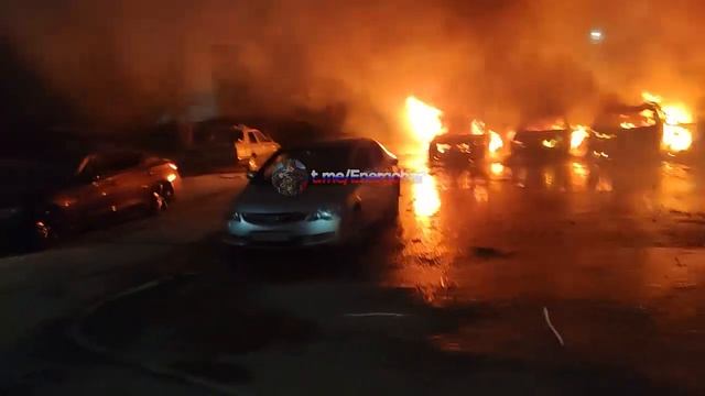 Украинские боевики стреляют артиллерией по центру города Энергодар!!!! Подроб: t.me/Energobar