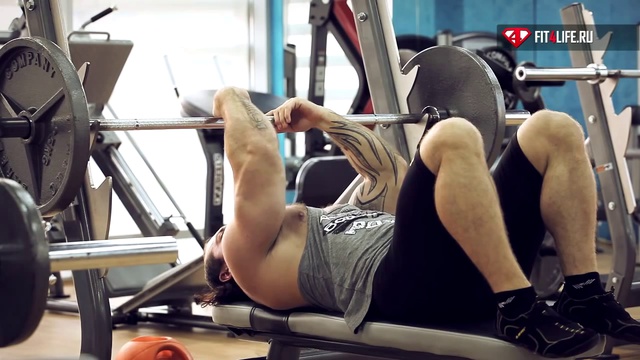УПРАЖНЕНИЕ ЖИМ ШТАНГИ ЛЕЖА смотреть онлайн