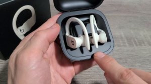 Beats Powerbeats Pro: How to Hard Reset (problems pairing or connecting?) FIXED!