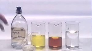 Реакции хлорной воды с KBr и KI (в стаканчиках)