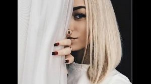 Белая блондинка,всем мужчинам нравится. Белая блондинка,всем мужчинам улыбается от Даниила.) (д)