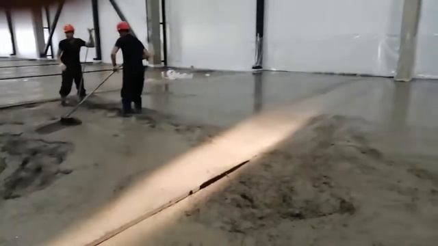 Бетонный пол под топпинг с добавкой в бетон Кратасол-ПК марка А. 4 е видео смотреть онлайн