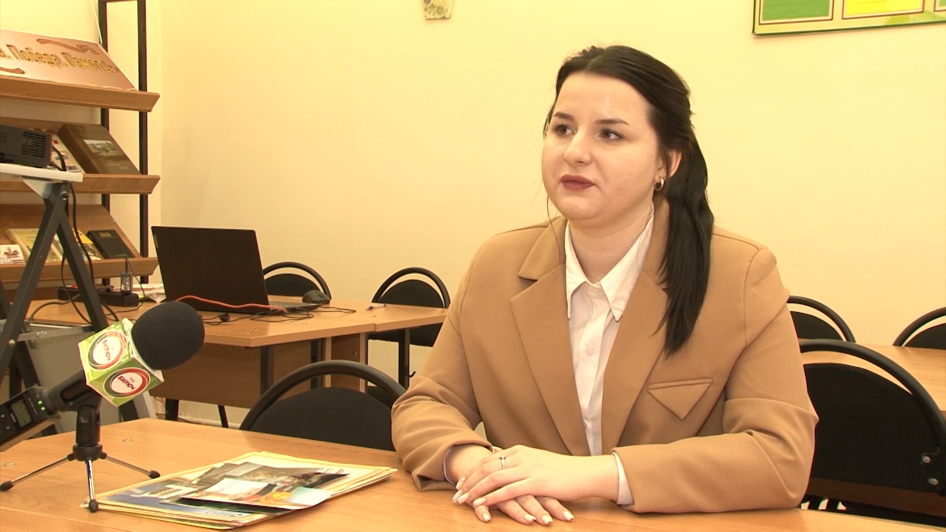 Молодой педагог Кристина Девкина вернулась после обучения в родную школу