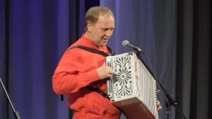 Гармонист "Деревня моя, деревянная дальняя"