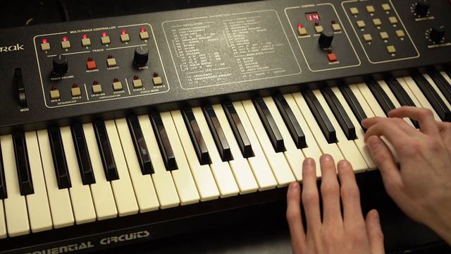 Bass, Pad & Lead on Sequential Six-Trak смотреть онлайн