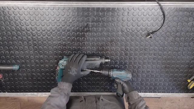 Ремонт перфоратора Makita HR2450 смотреть онлайн