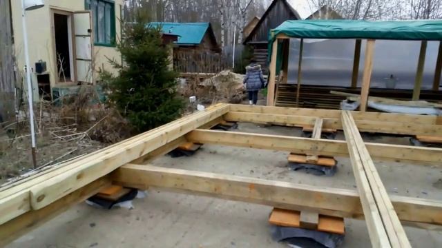 Стройка. Фундамент на колёсах после первой зимы. Пучинистый грунт. смотреть онлайн