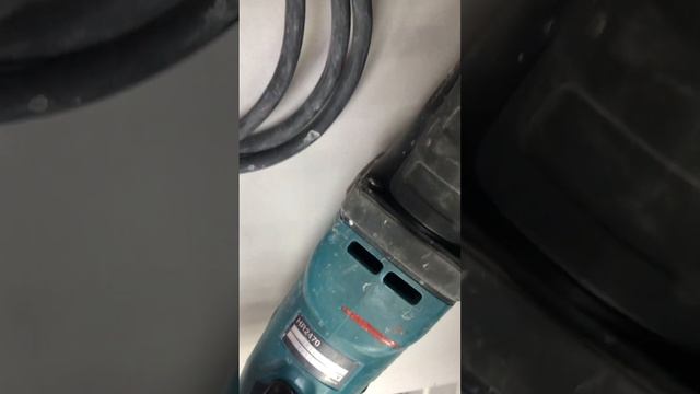 Перфоратор Makita HR2470