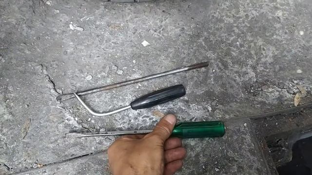 как открутить болт шкива коленвала Рено и Дачия Логан смотреть онлайн