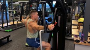 Тренировка задней ДЕЛЬТЫ!??Лучшее положение рук в тренажёре для задней дельты. Баттерфляем.